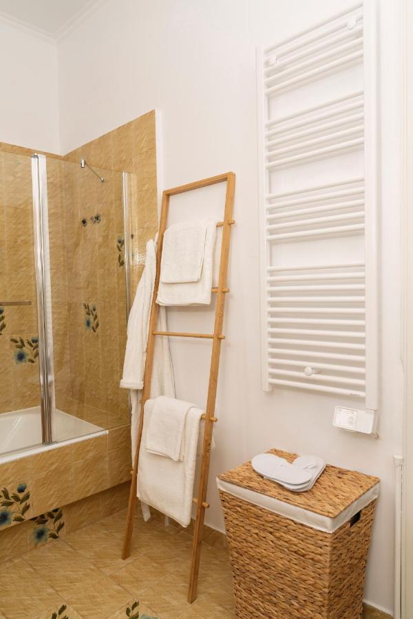 Ferienwohnung Visum Acropol ,3Br - Private Terrace-Jacuzzi - Amazing View Athen Exterior foto